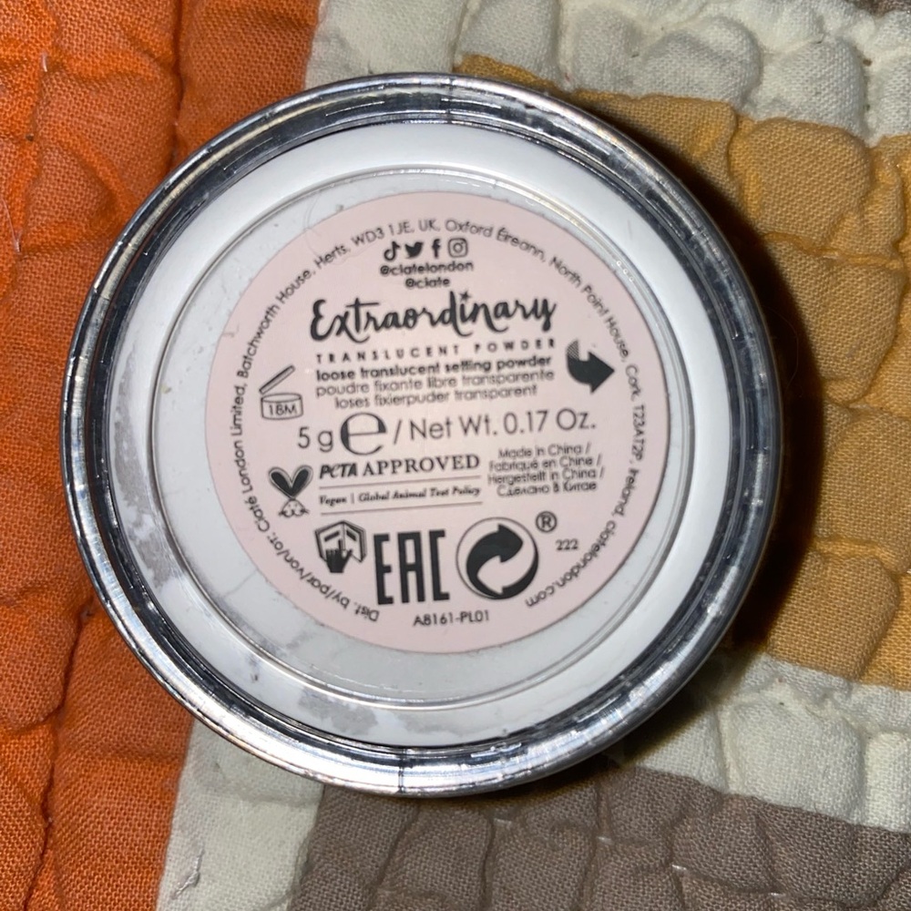 Ciate Makeup Extraordinary Translucent Powder - Picture 2 of 2